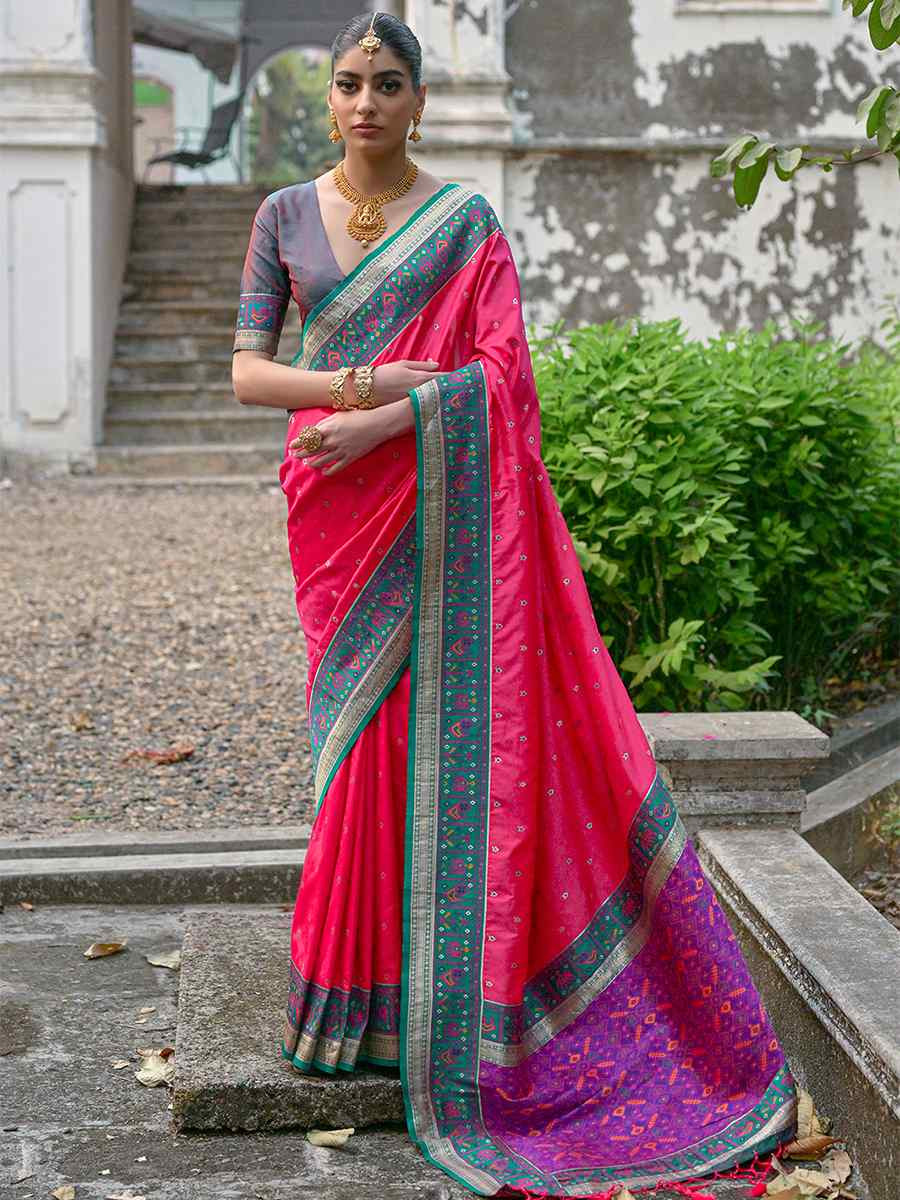 Mahendi Banarasi Slik Handwoven Festival Casual Classic Style Saree