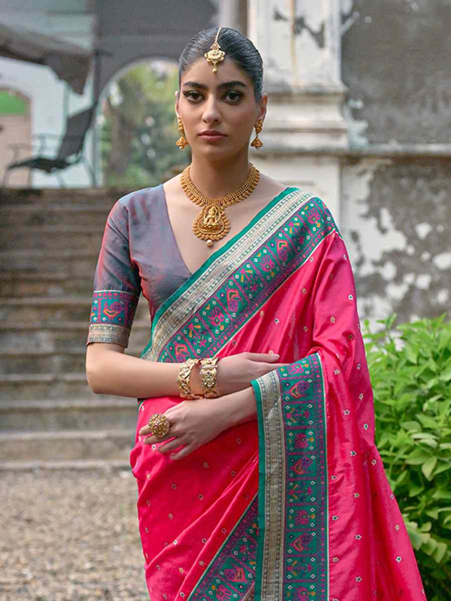 Mahendi Banarasi Slik Handwoven Festival Casual Classic Style Saree