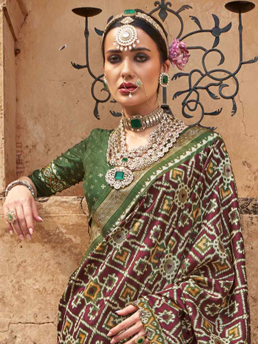 Mahendi Green Printed Festival Casual Wedding Cocktail Party Fancy Classic Heavy Border Saree