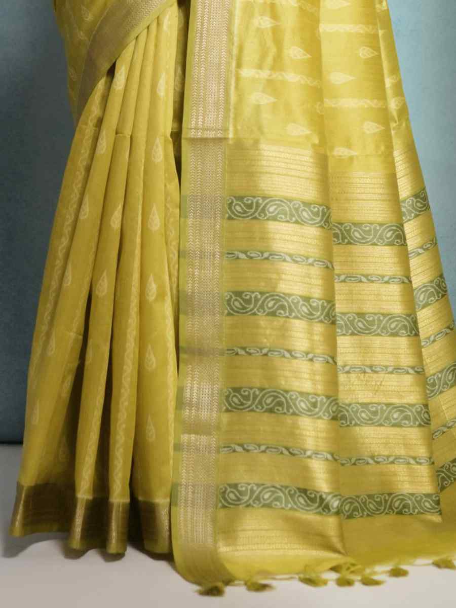 Mahendi Raw Silk Handwoven Casual Festival Classic Style Saree