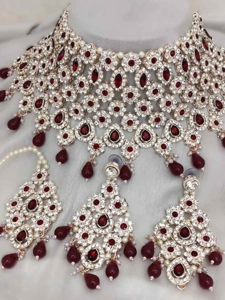 Maroon Alloy Bridal Wear Kundan Necklace