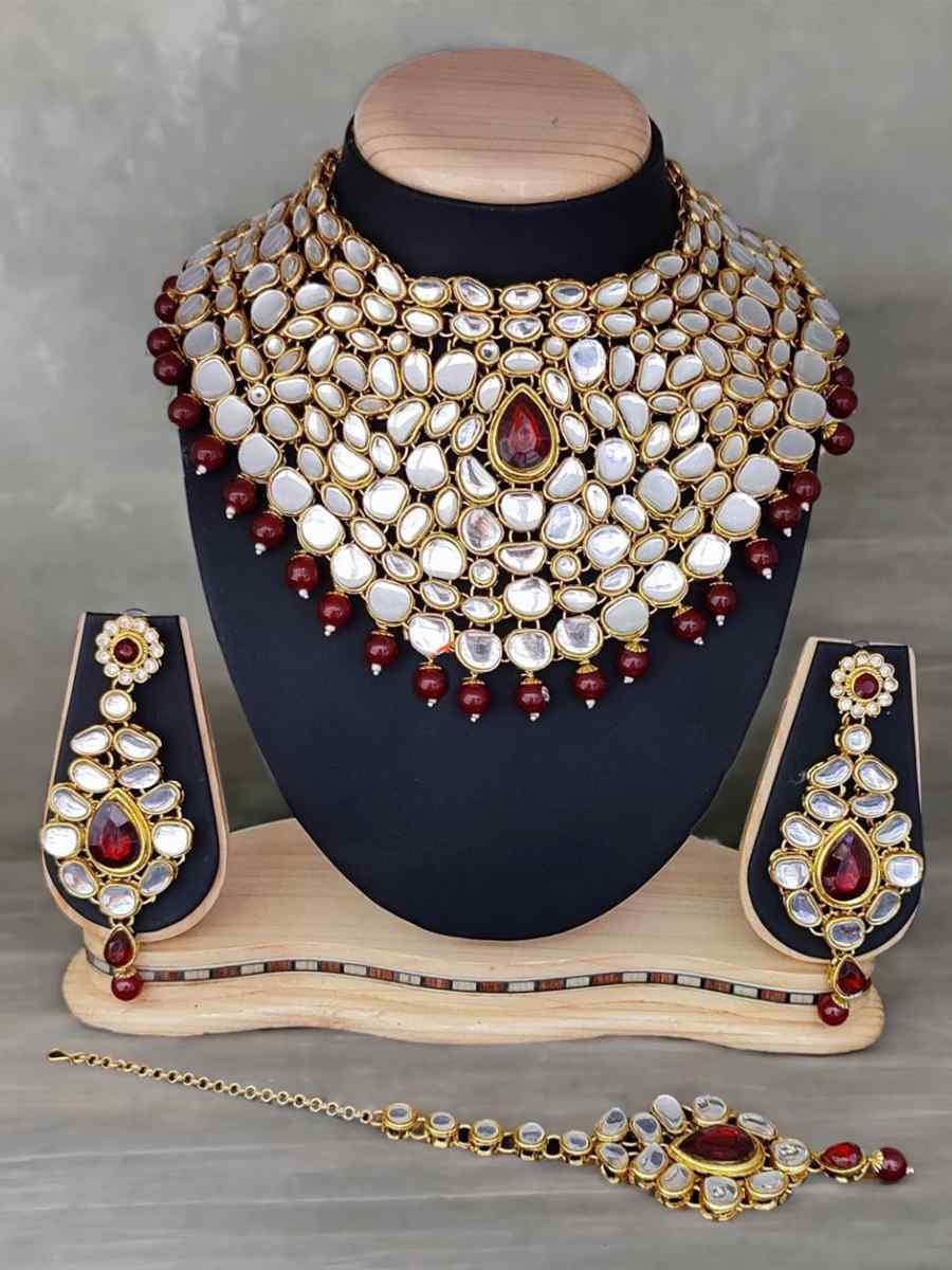 Maroon Alloy Bridal Wear Kundan Necklace