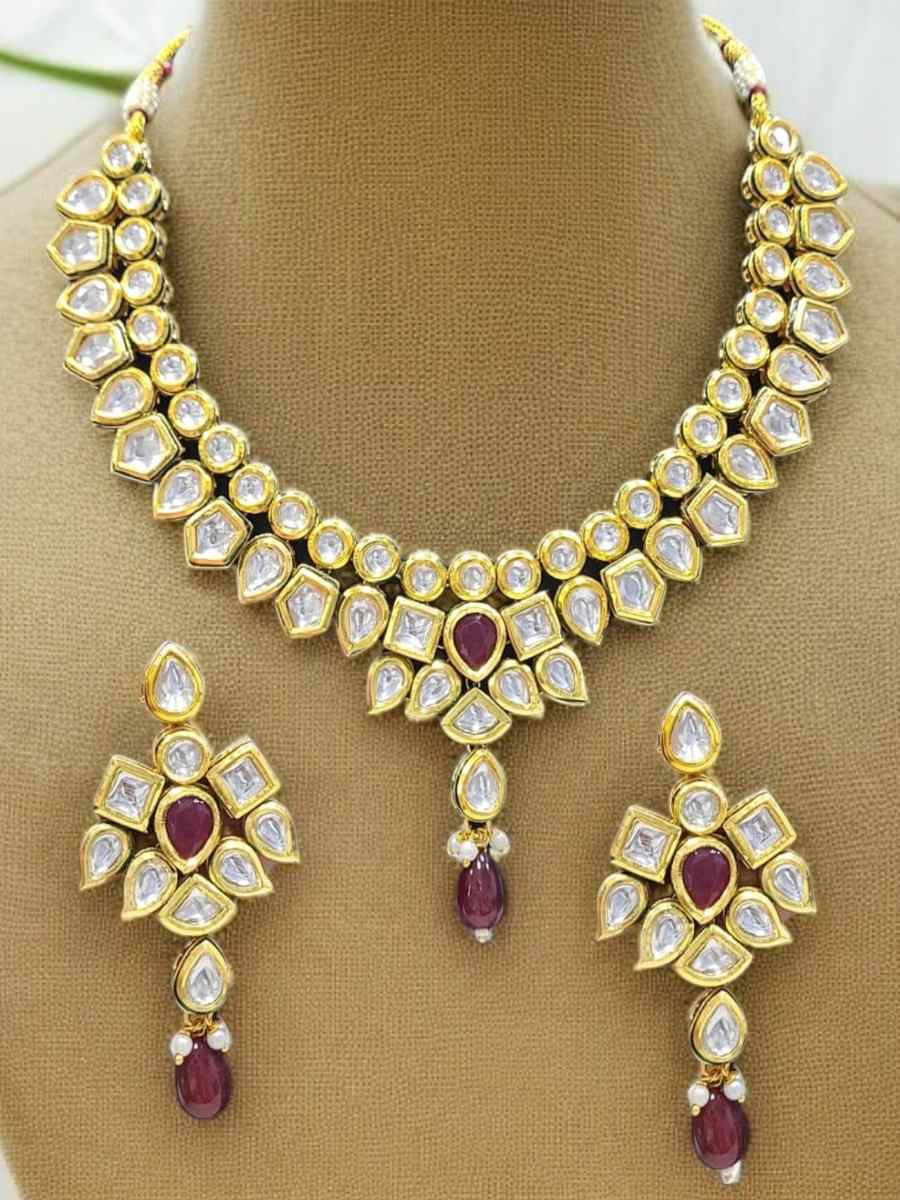 Maroon And Gold Alloy Wedding Party Festival Wear Kundan Necklace