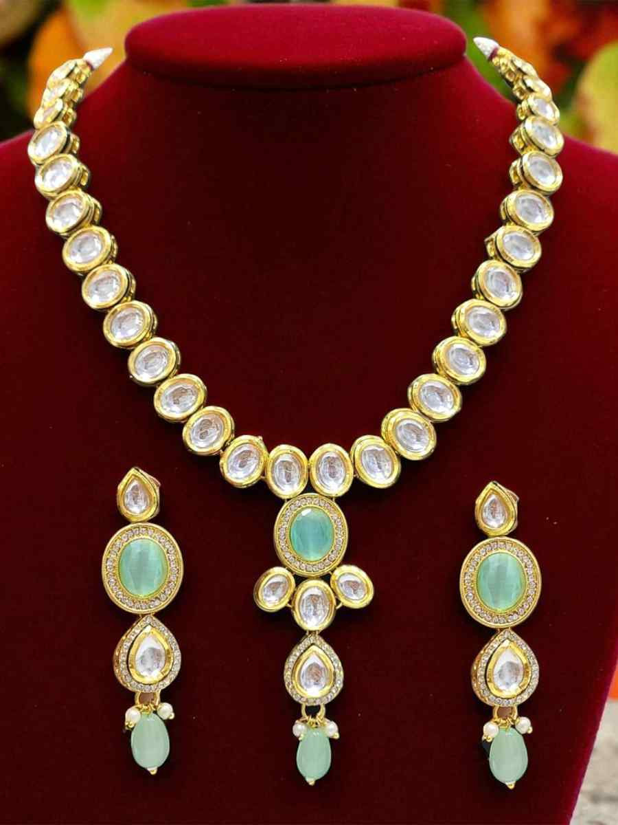 Maroon And Gold Alloy Wedding Party Festival Wear Kundan Necklace