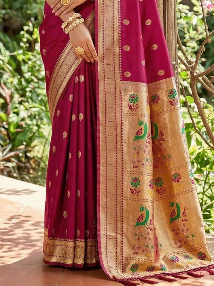 Maroon Soft Silk Handwoven Wedding Reception Party Festival Casual Heavy Border Sarees