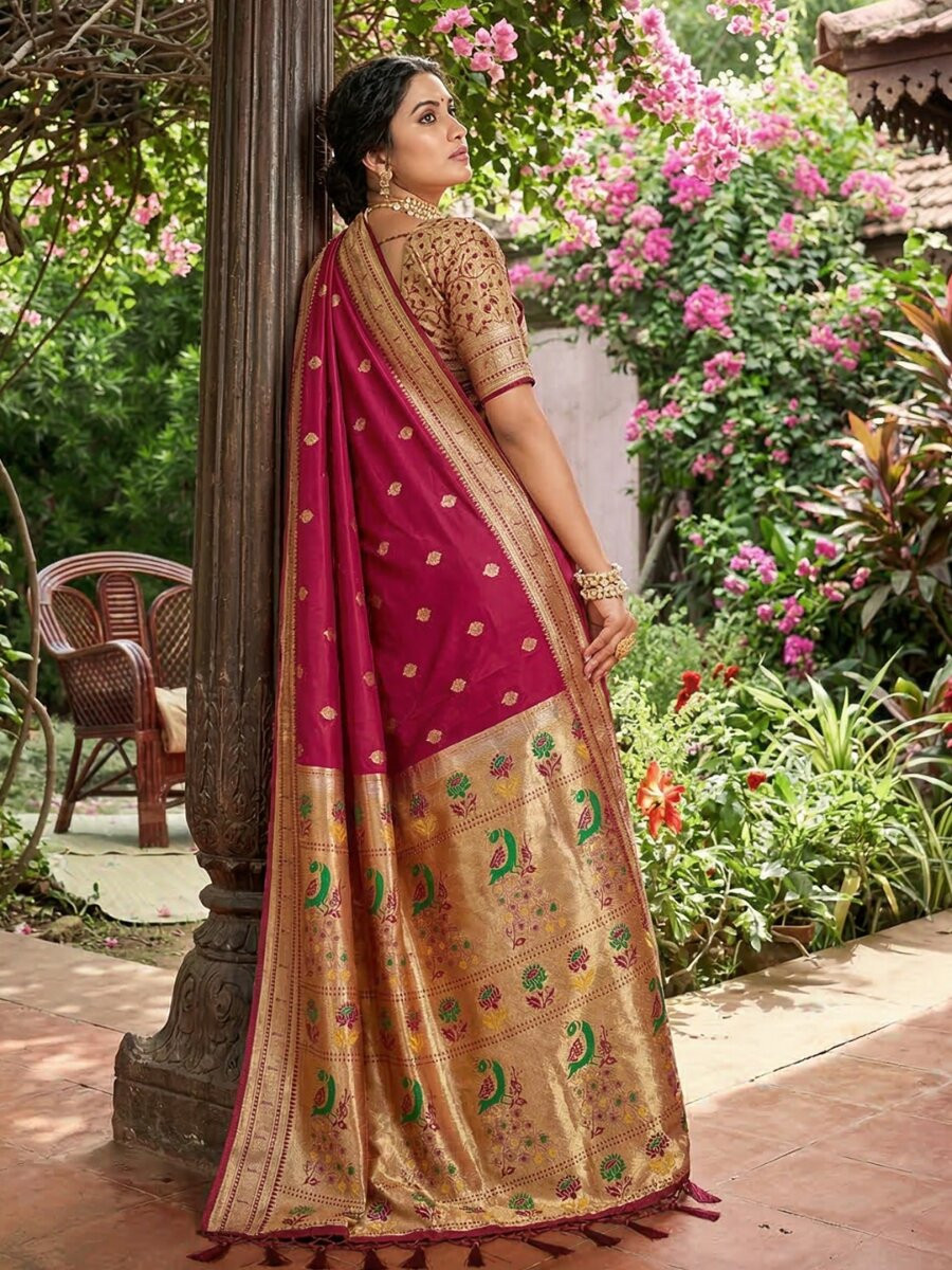 Maroon Soft Silk Handwoven Wedding Reception Party Festival Casual Heavy Border Sarees