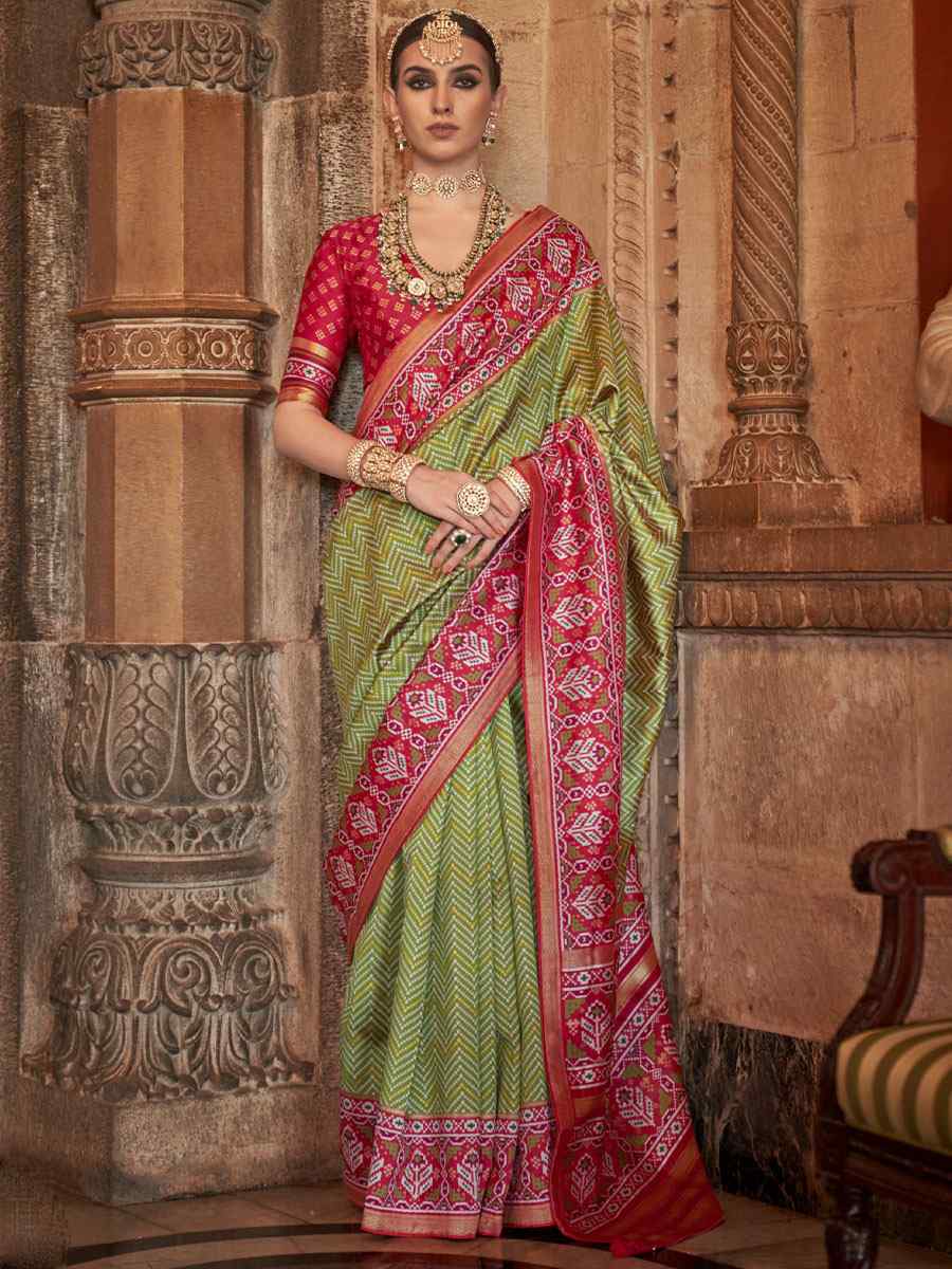 Mehandi Banarasi Silk Handwoven Wedding Festival Heavy Border Saree