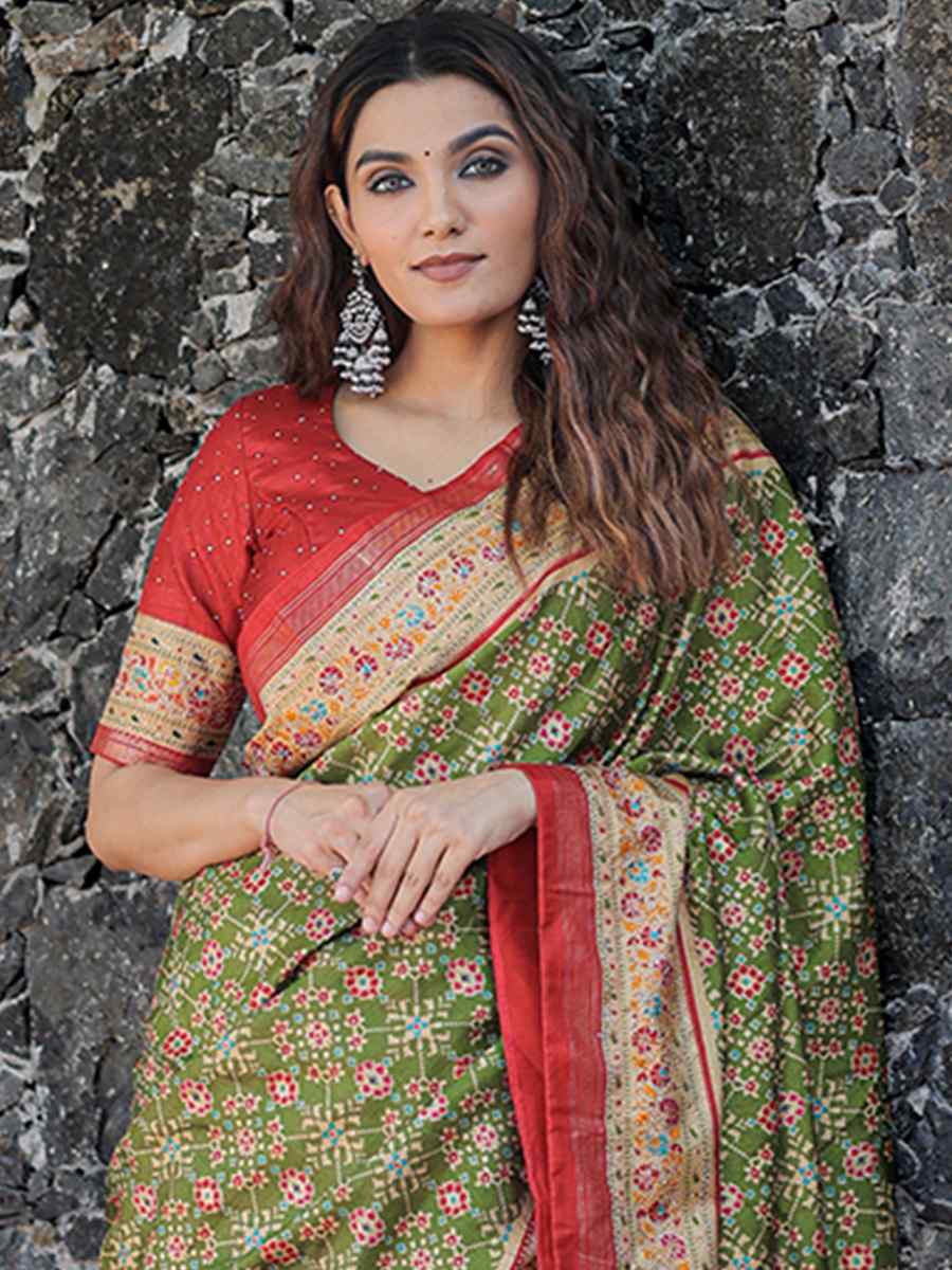 Mehendi Dola Silk Printed Casual Festival Classic Style Saree