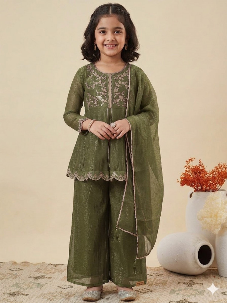 Image of Mehendi Green Crunchy Silk Embroidered Ethnic Casual Festival Party Wedding Salwars Girls Wear
