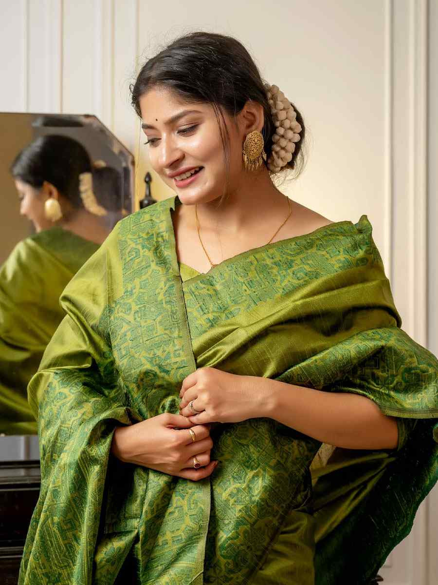 Mehendi Green Handloom Raw Silk Handwoven Casual Reception Festival Wedding Fancy Classic Style Sarees