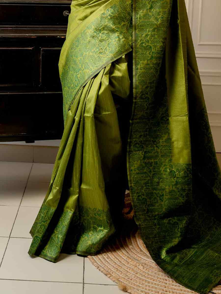 Mehendi Green Handloom Raw Silk Handwoven Casual Reception Festival Wedding Fancy Classic Style Sarees