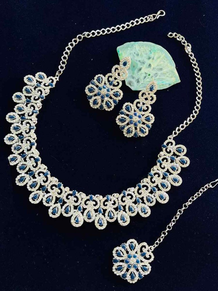 Montana Alloy Festival Wear Diamonds Necklace