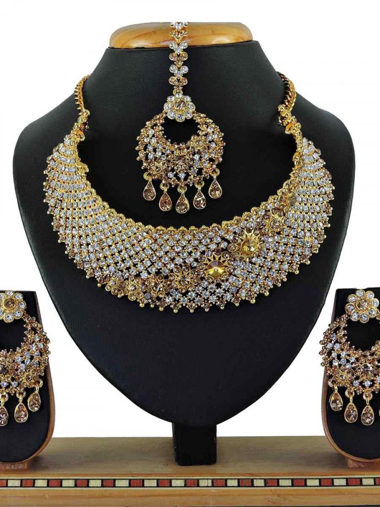 Multi Alloy Bridal Wear Diamonds Necklace