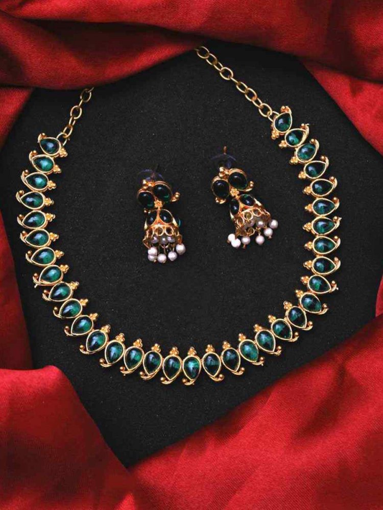 Multi Alloy Traditional Wear Meenakari Necklace