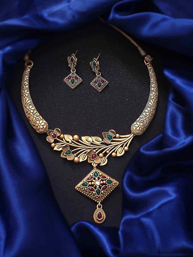 Multi Alloy Traditional Wear Meenakari Necklace