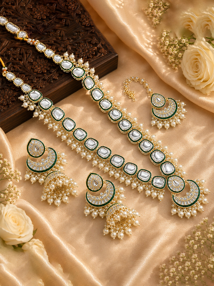 Off White Alloy Alloy Festival Party Wedding Meenakari detailing pearl drops With Kundan Necklace