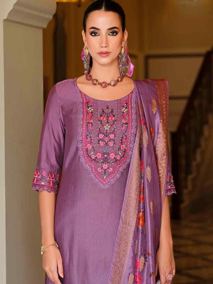 Off-White Banarasi Jacquard Silk Embroidered Festival Mehendi Ready Pant Salwar Kameez
