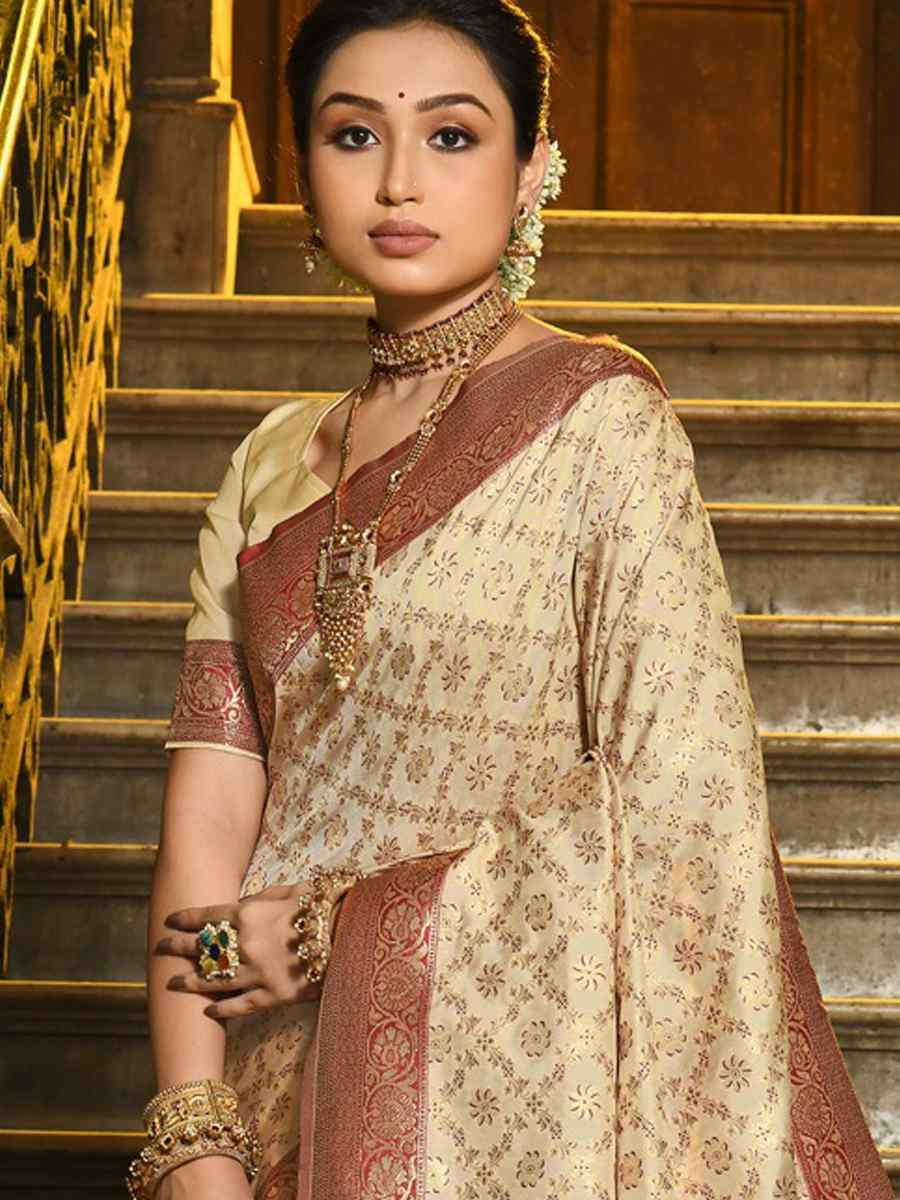 Off-White Banarasi Silk Handwoven Festival Wedding Fancy Heavy Border Saree
