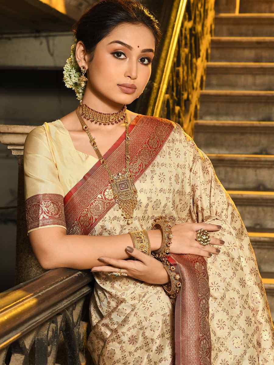 Off-White Banarasi Silk Handwoven Festival Wedding Fancy Heavy Border Saree