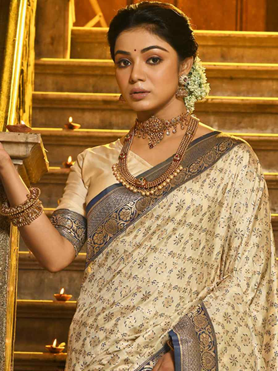 Off-White Banarasi Silk Handwoven Festival Wedding Fancy Heavy Border Saree