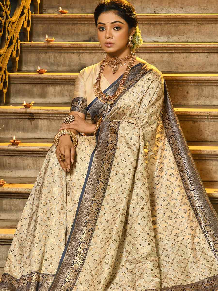 Off-White Banarasi Silk Handwoven Festival Wedding Fancy Heavy Border Saree