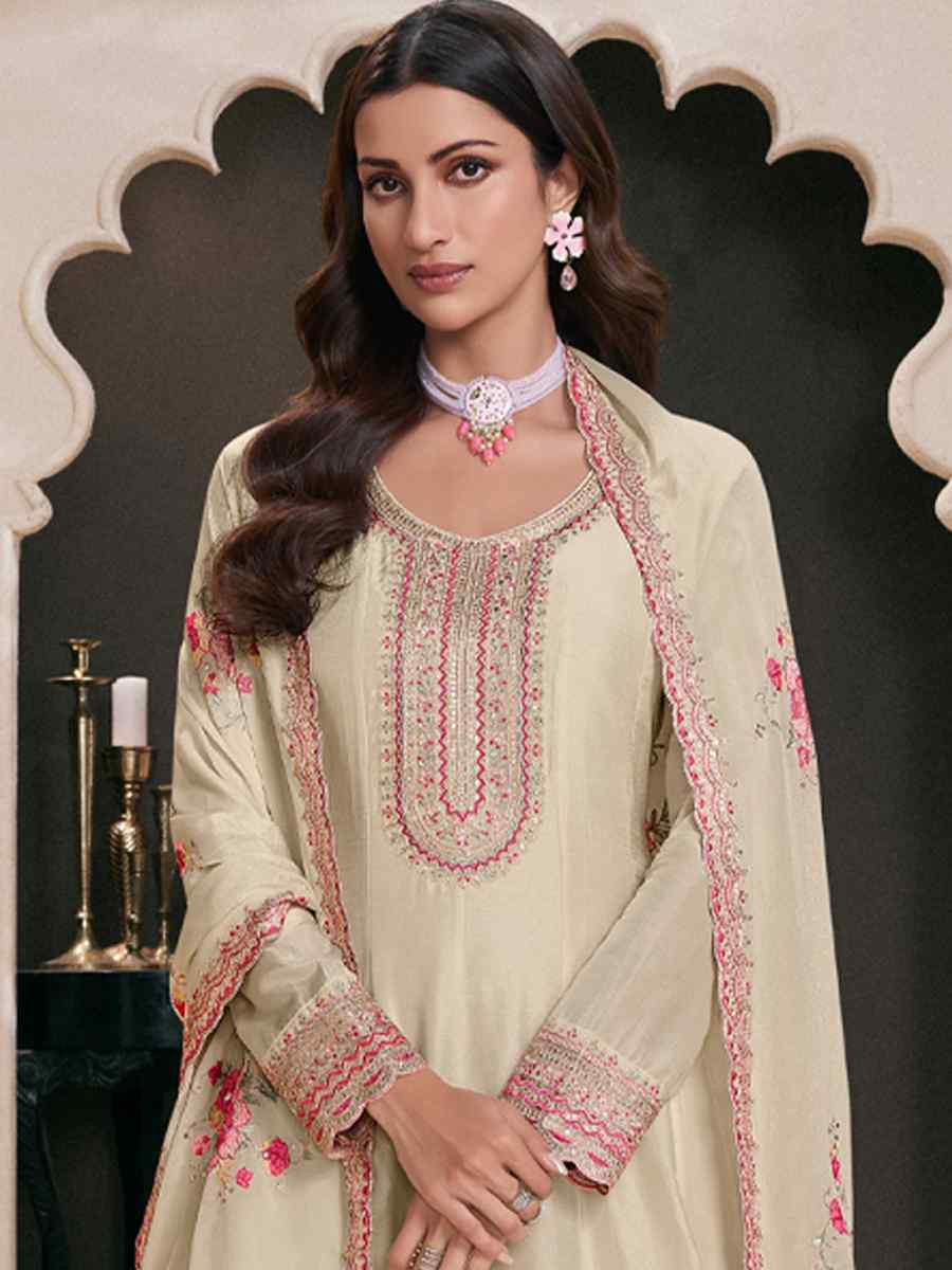 Off-White Heavy Silk Embroidered Festival Wedding Anarkali Salwar Kameez
