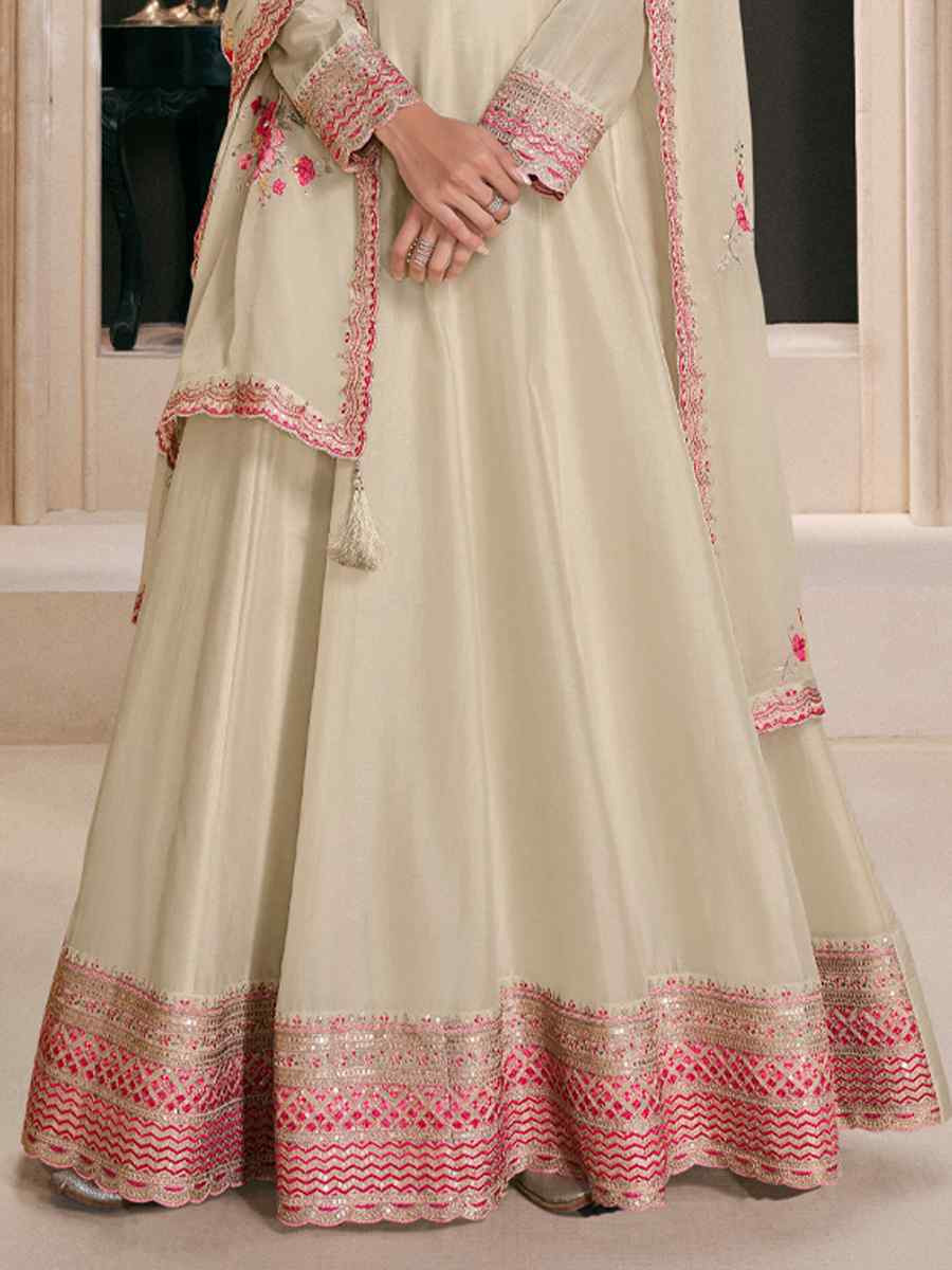 Off-White Heavy Silk Embroidered Festival Wedding Anarkali Salwar Kameez