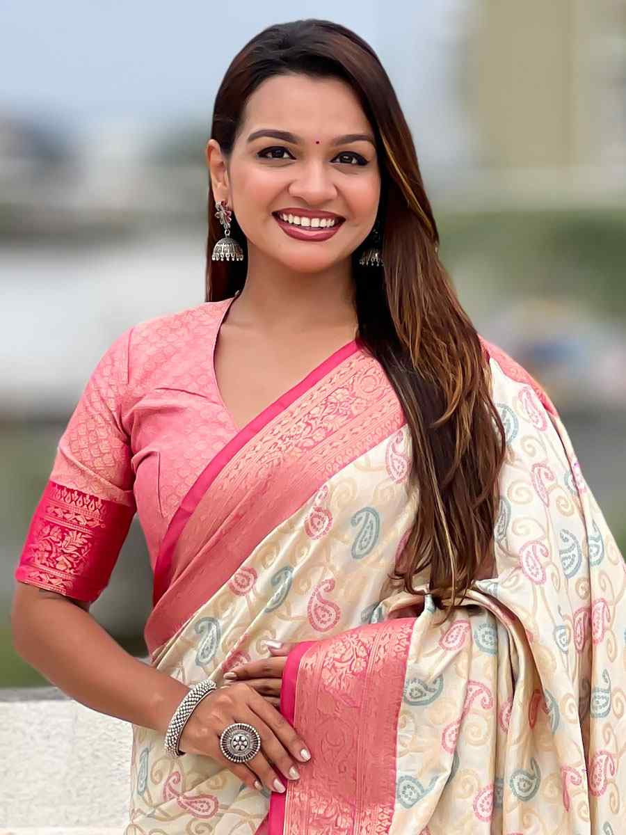 Off-White Patola Silk Handwoven Casual Reception Festival Wedding Fancy Classic Style Sarees