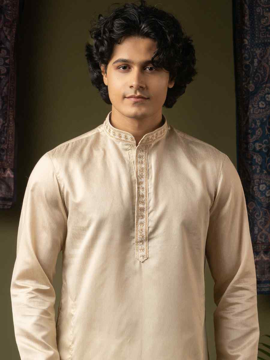 Off white Silk Embroidery Festival Wedding Party Mens Kurta