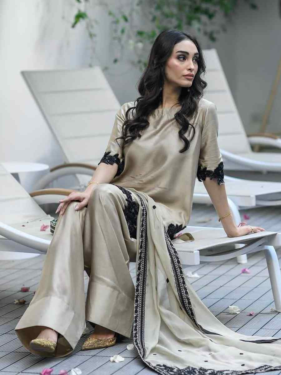 Off-White Star Georgette Embroidered Festival Mehendi Ready Farsi Salwar Kameez