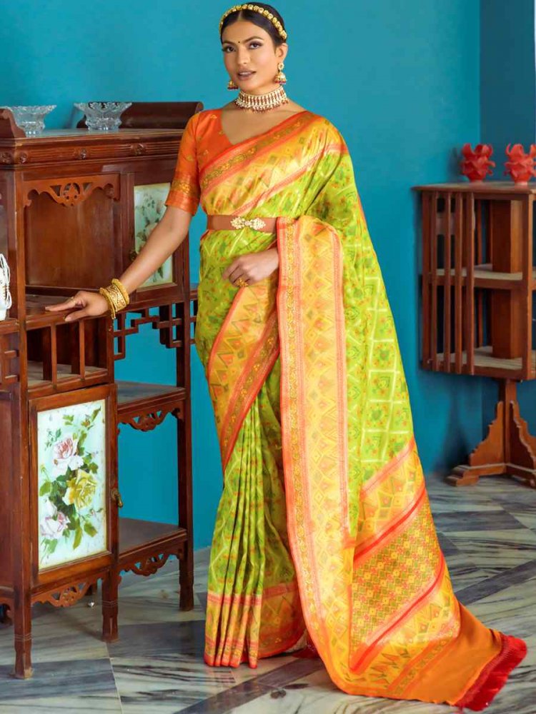 Parrot Banarasi Soft Silk Handwoven Wedding Festival Heavy Border Saree