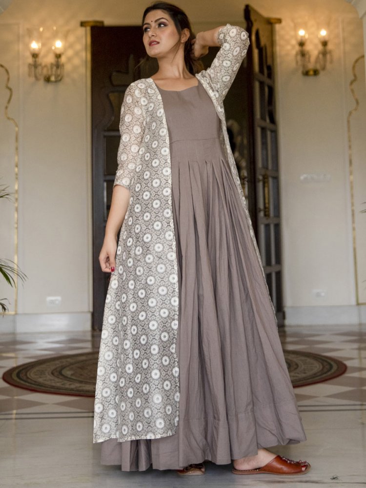 Paynes Grey And Off-White Maslin Silk Casual Printed Gown