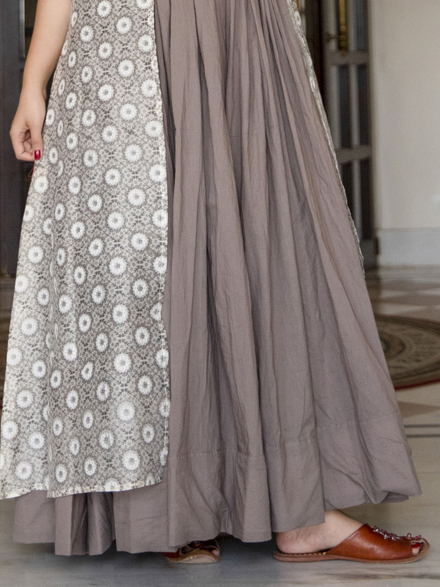 Paynes Grey And Off-White Maslin Silk Casual Printed Gown