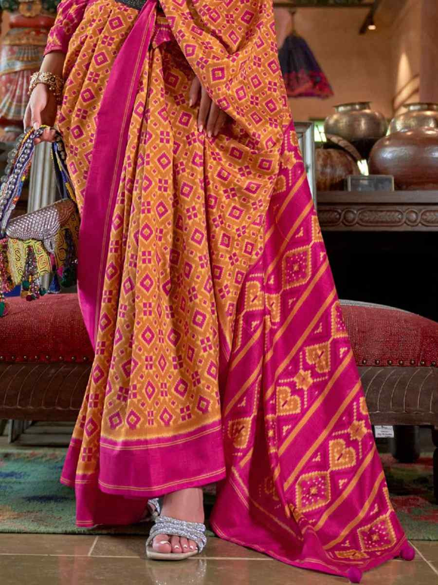 Peach Silk Printed Casual Reception Festival Wedding Fancy Classic Style Sarees