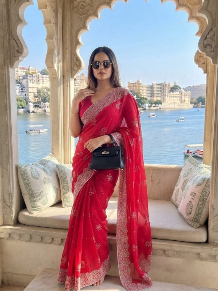 Image of Pink Fendy Chiffon Silk Embroidery Wedding Reception Party Festival Casual Heavy Border Sarees