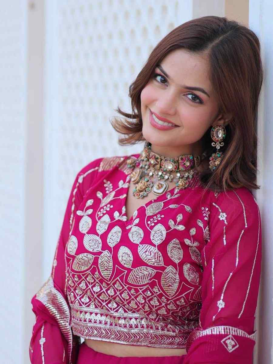 Pink Heavy Fox Georgette Embroidered Wedding Reception Festival Heavy Border Lehenga Choli