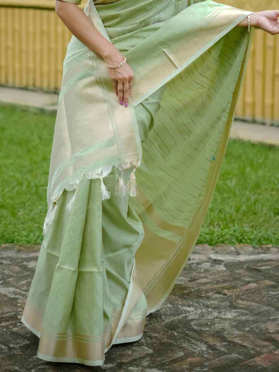 Pista Banarasi Raw Silk Handwoven Festival Wedding Heavy Border Saree