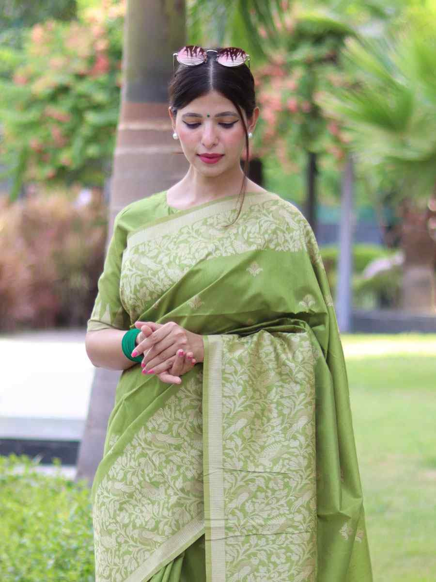 Pista Banglori Handloom Raw Silk Handwoven Casual Reception Festival Wedding Fancy Classic Style Sarees