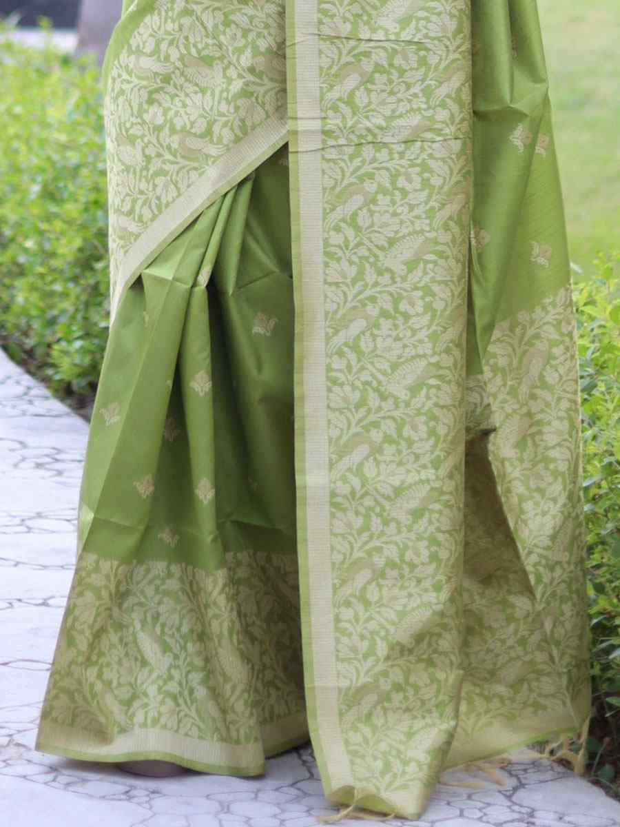 Pista Banglori Handloom Raw Silk Handwoven Casual Reception Festival Wedding Fancy Classic Style Sarees