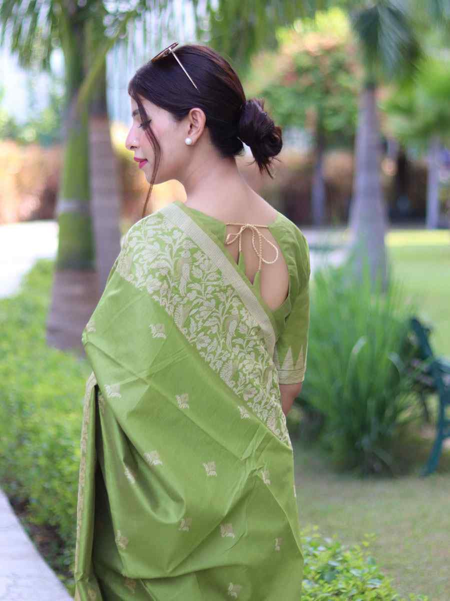 Pista Banglori Handloom Raw Silk Handwoven Casual Reception Festival Wedding Fancy Classic Style Sarees