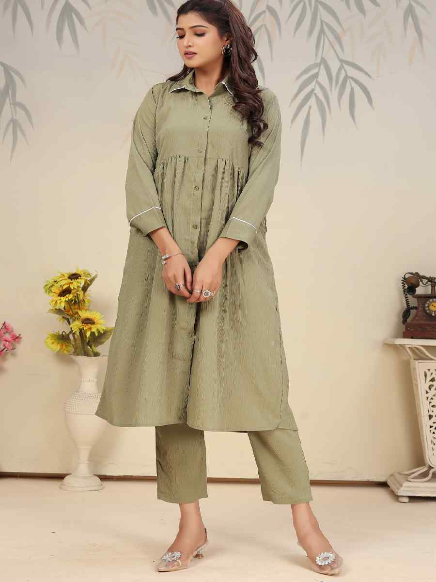 Pista Green Cotton Solid Festival Casual Kurti