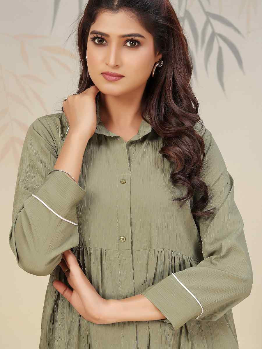 Pista Green Cotton Solid Festival Casual Kurti