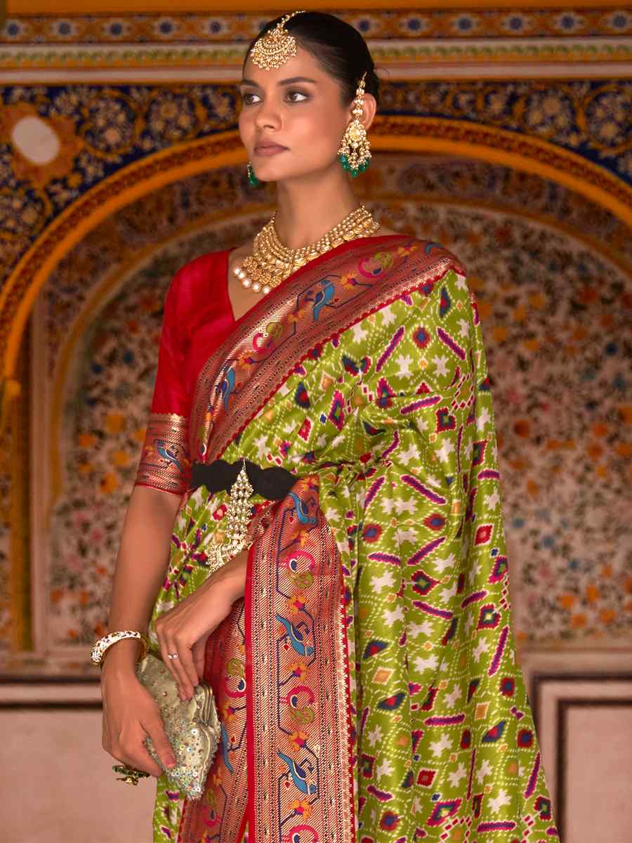 Pista Smooth Silk Handwoven Party Festival Classic Style Saree