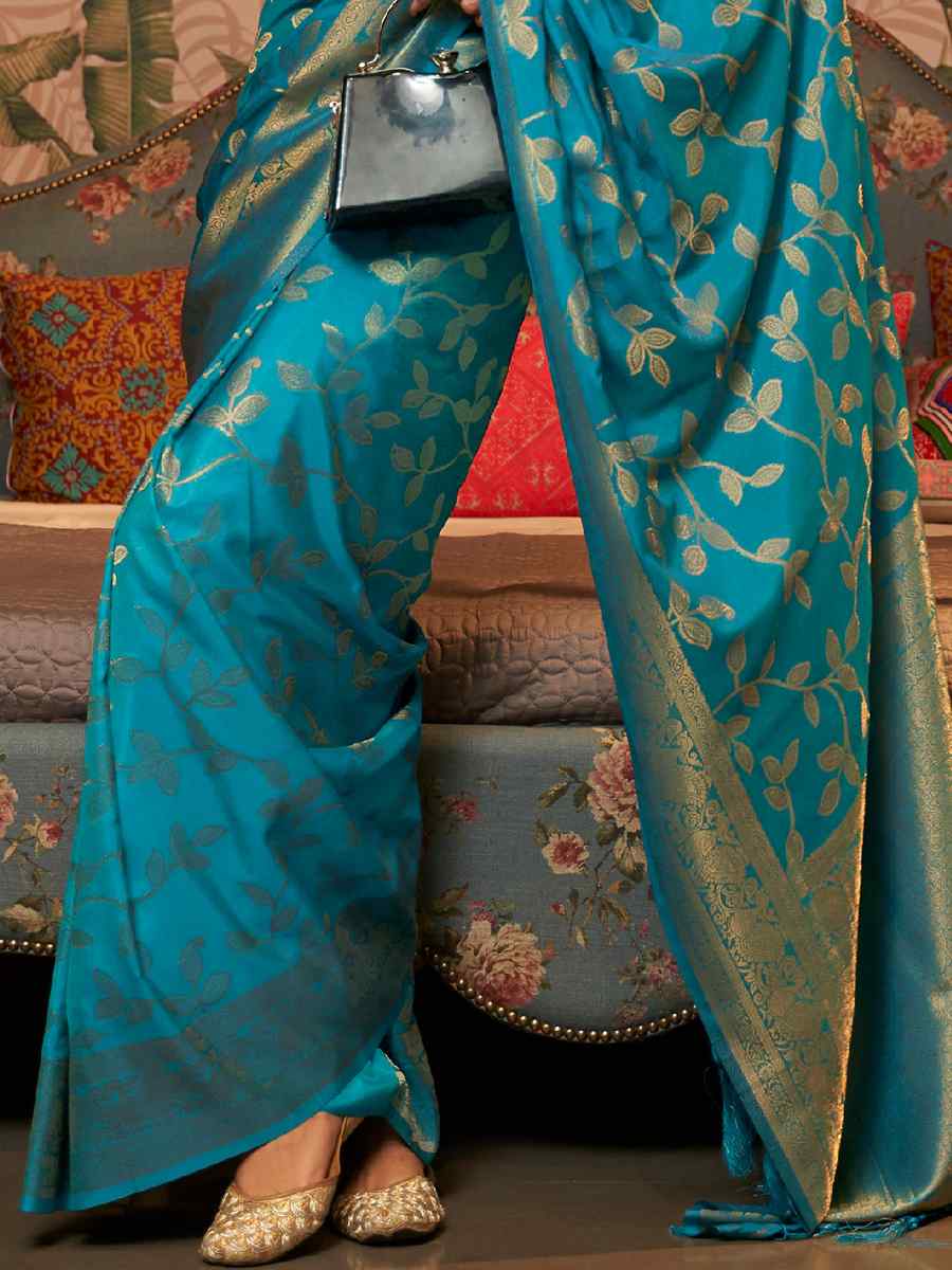 Rama Art Silk Handwoven Festival Party Classic Style Saree
