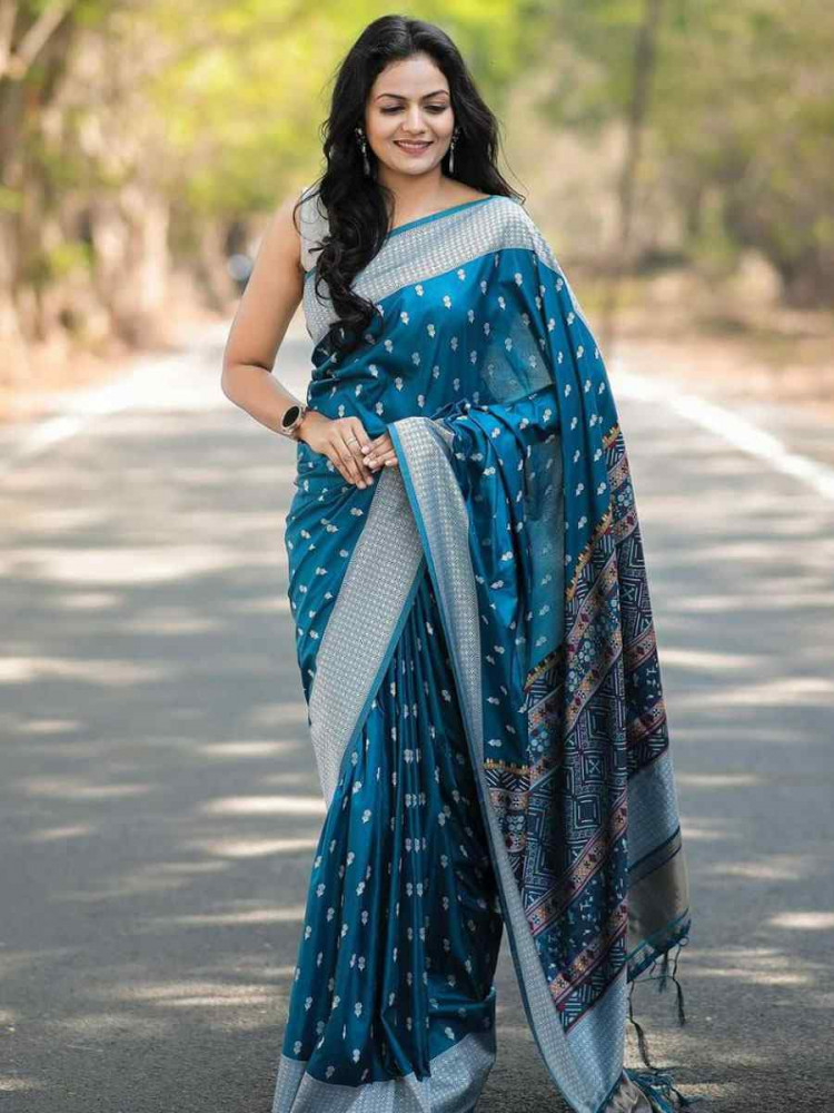 Image of Rama Banarasi Silk Handwoven Festival Wedding Fancy Heavy Border Saree