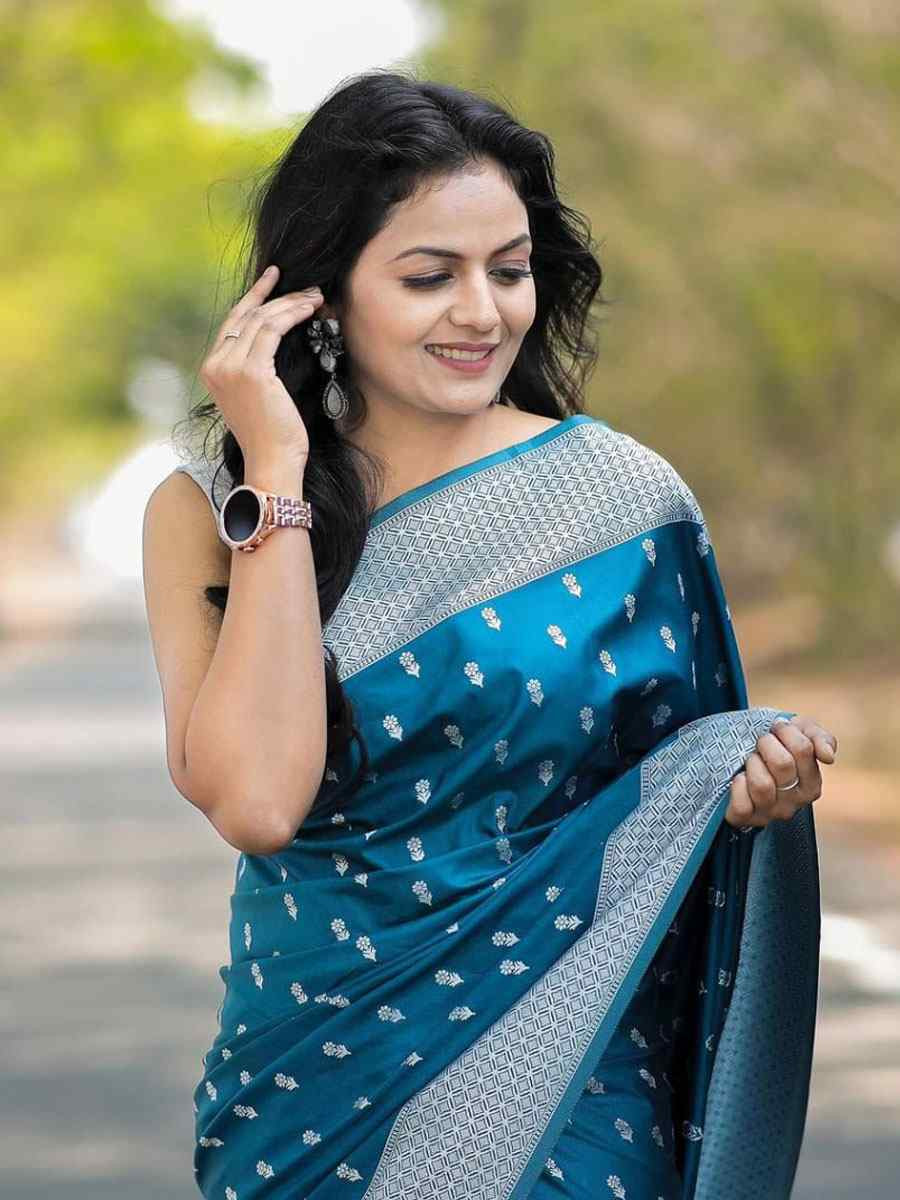 Rama Banarasi Silk Handwoven Festival Wedding Fancy Heavy Border Saree