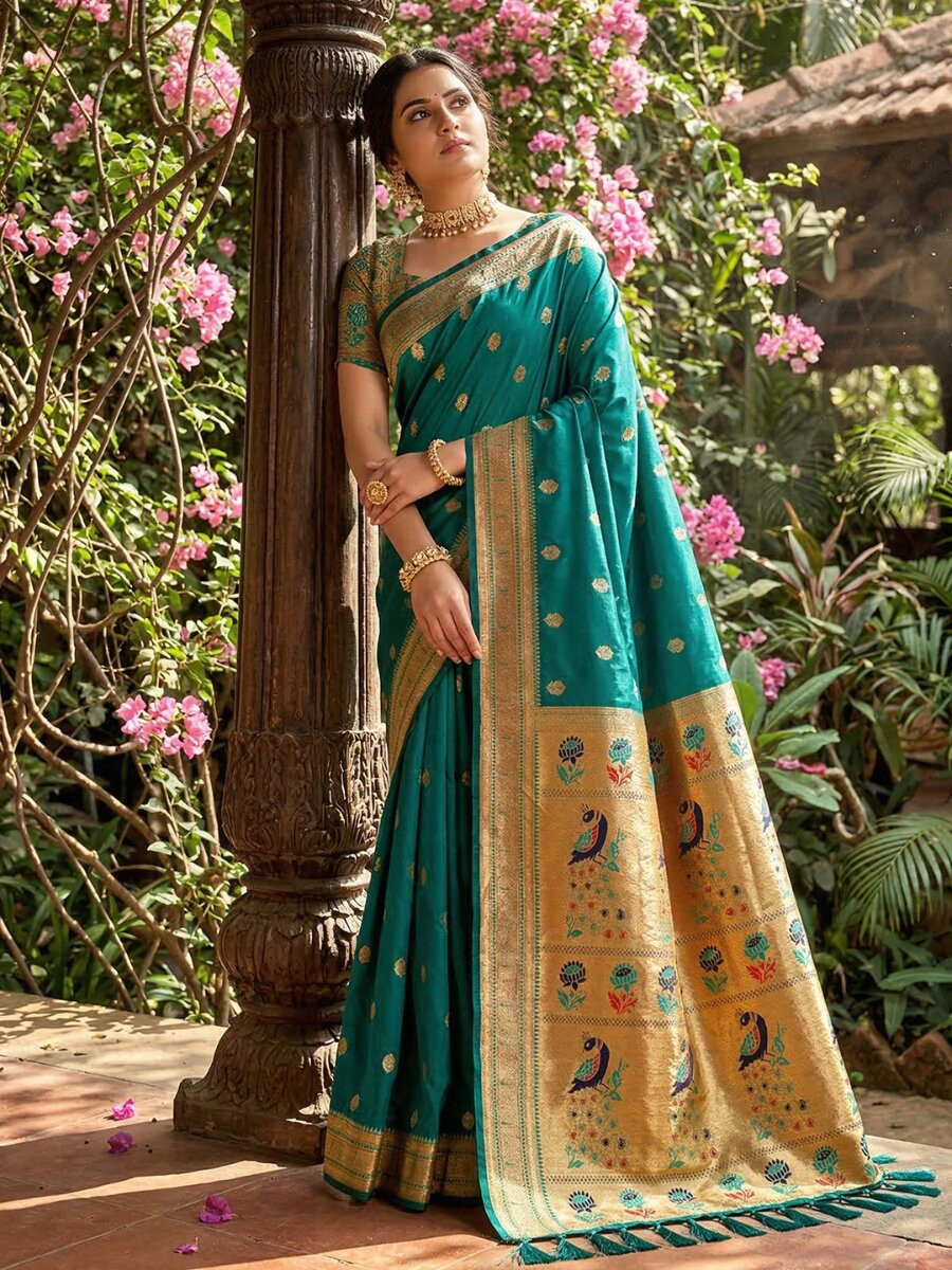 Rama Soft Silk Handwoven Wedding Reception Party Festival Casual Heavy Border Sarees