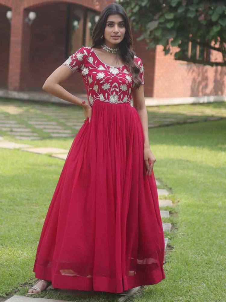 Muslin Casual Gown in Red and Maroon with Digital Print work | Casual gowns,  Gowns, Maroon color