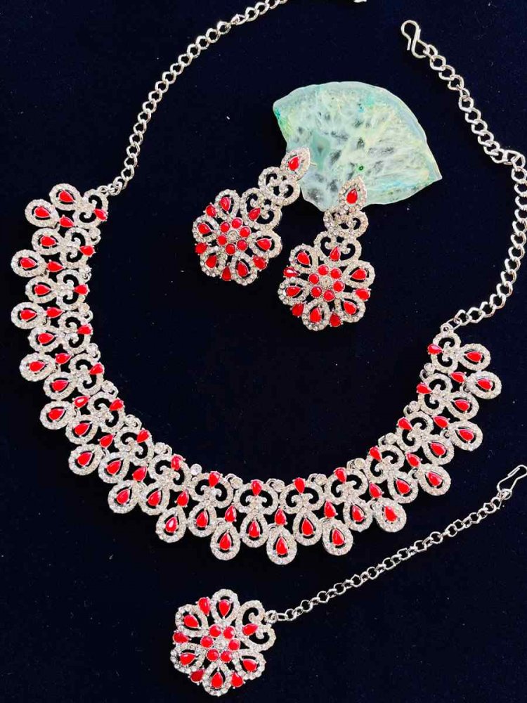 Red Alloy Festival Wear Diamonds Necklace