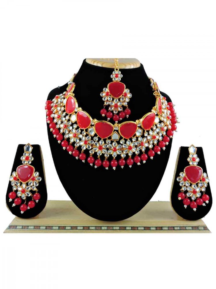 Red Alloy Festival Wear Diamonds Necklace